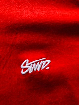 T-shirt STWD Vermelha com Pormenores Brancos