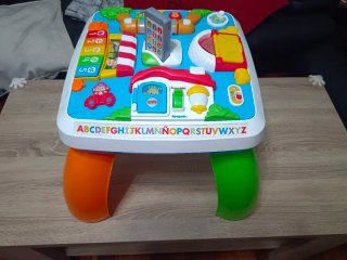 Mesa de aprendizaje bilingüe para bebés