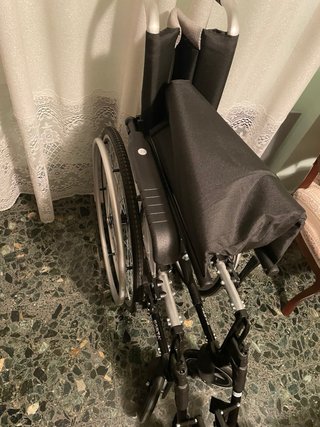 Silla de ruedas. Nueva