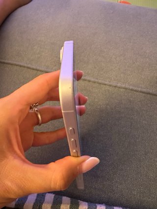 iPhone 16 Apple