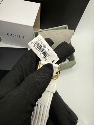 Reloj Guess Blanco y Dorado