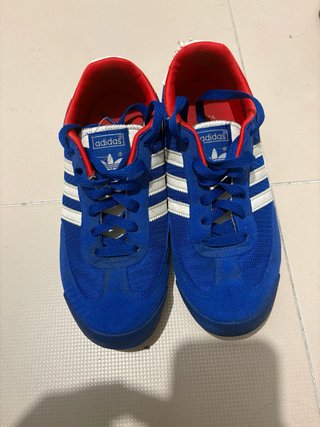 Zapatillas Adidas Azules y Rojas