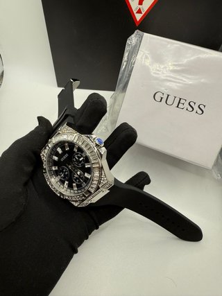 Reloj Guess Negro y Plateado