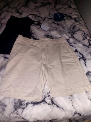 2 Bermudas chico beige y negro