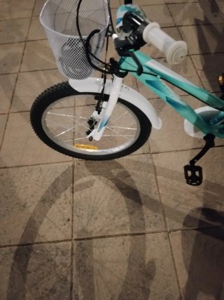 Bicicleta infantil niña mint.