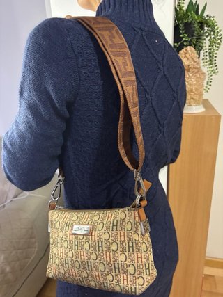 Bolso Carolina Herrera Beige Logo HC