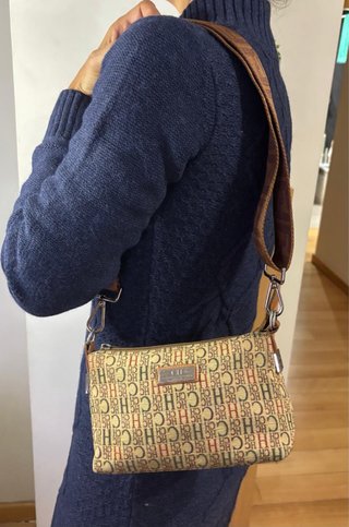 Bolso Carolina Herrera Beige Logo HC