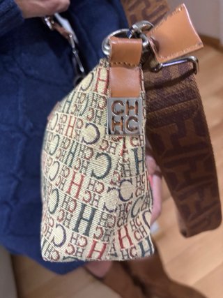 Bolso Carolina Herrera Beige Logo HC