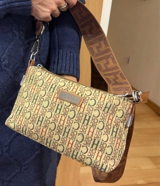 Bolso Carolina Herrera Beige Logo HC