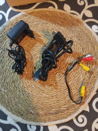 Mini Proyector Portátil Elephas YG200