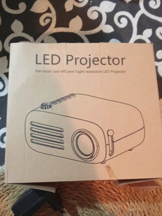 Mini Proyector Portátil Elephas YG200