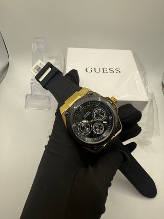Reloj Guess Negro y Dorado