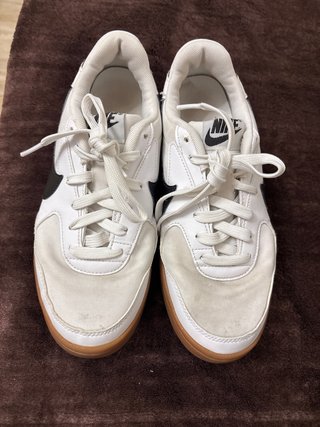 Zapatillas Nike Blancas y Beige