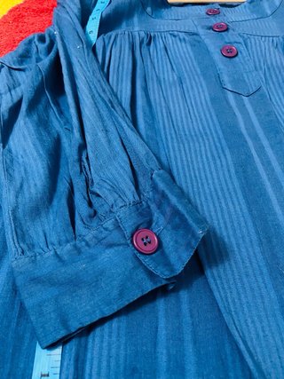 Blusa azul de manga 3/4 para mujer