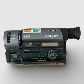 Sony Handycam CCD-TR640E + Accesorios