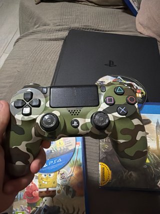 PS4 Mando Camuflaje + 2 Juegos