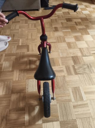 Bicicleta de equilibrio Chicco Roja