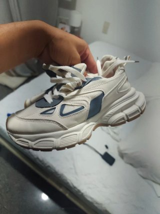 Zapatillas Beige y Gris