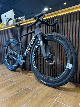 Bicicleta Factor Elara SRAM Red