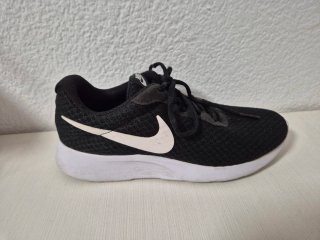 Zapatillas Nike Negras y Blancas