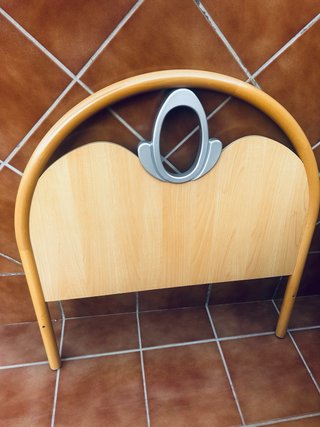 Cabecero de cama 90cm madera con adorno en platead