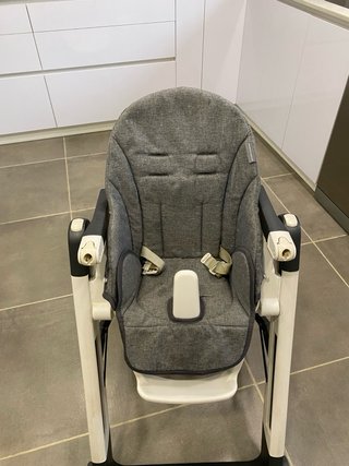 Trona Peg Perego.