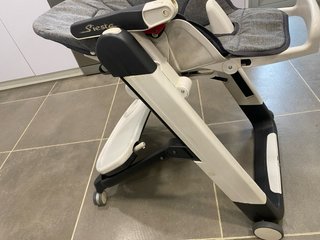 Trona Peg Perego.
