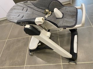 Trona Peg Perego.