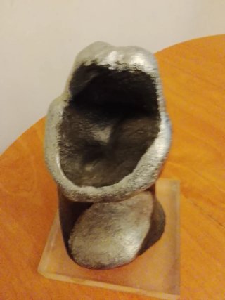 Escultura Decorativa Negra y Plateada