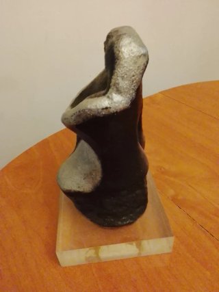 Escultura Decorativa Negra y Plateada