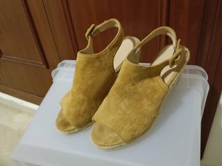 Sandalias destalonadas serraje