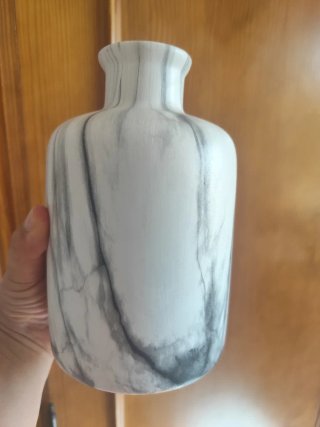 Jarrón de mármol gris y blanco