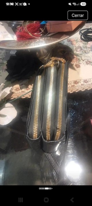 2 Bolsos de mano . Uno para.movil y cartera fiesta