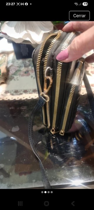2 Bolsos de mano . Uno para.movil y cartera fiesta