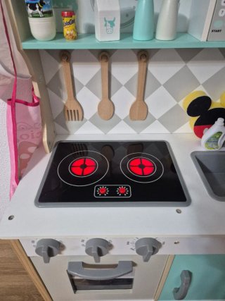 Cocinita de juguete con accesorios
