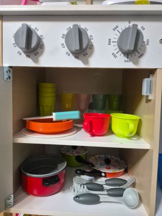 Cocinita de juguete con accesorios