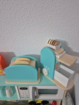 Cocinita de juguete con accesorios