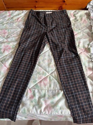 Pantalón de cuadros marrón y gris