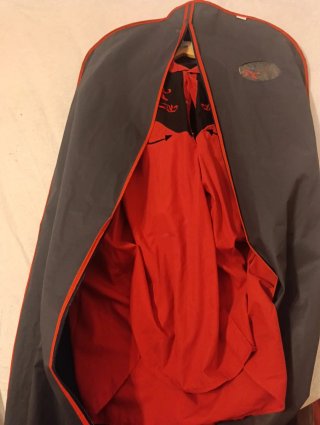 Traje de country line dance negro y rojo tiene 20a