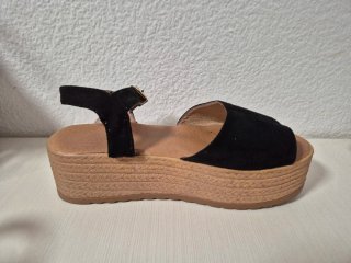 Sandalias negras con plataforma