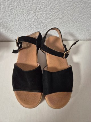 Sandalias negras con plataforma
