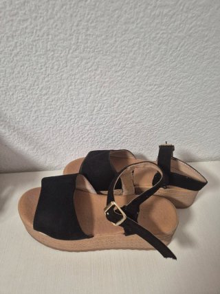 Sandalias negras con plataforma