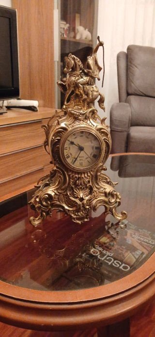 Reloj de mesa antiguo de bronce