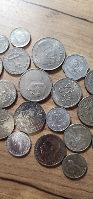 Lote de monedas plateadas