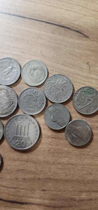 Lote de monedas plateadas
