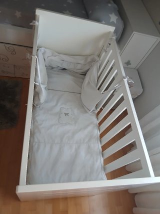 Cuna de bebé blanca