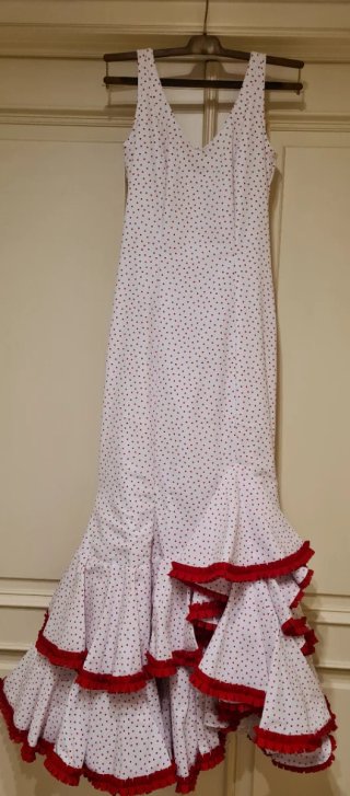 Traje Flamenca Nejas B con mantoncillo. ÚNICO