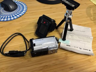 Sony HDR-AS200V + Mando + Trípode. Negociable