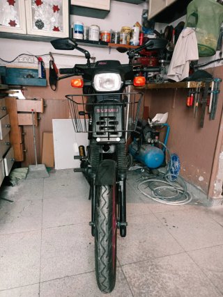 Suzuki Maxi Ciclomotor Negro y Rosa