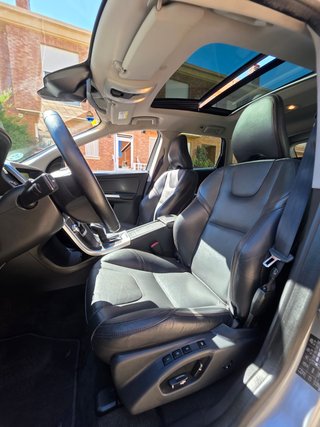 Volvo XC60 Volvo XC60 2.4 D5 AWD Momentum Auto